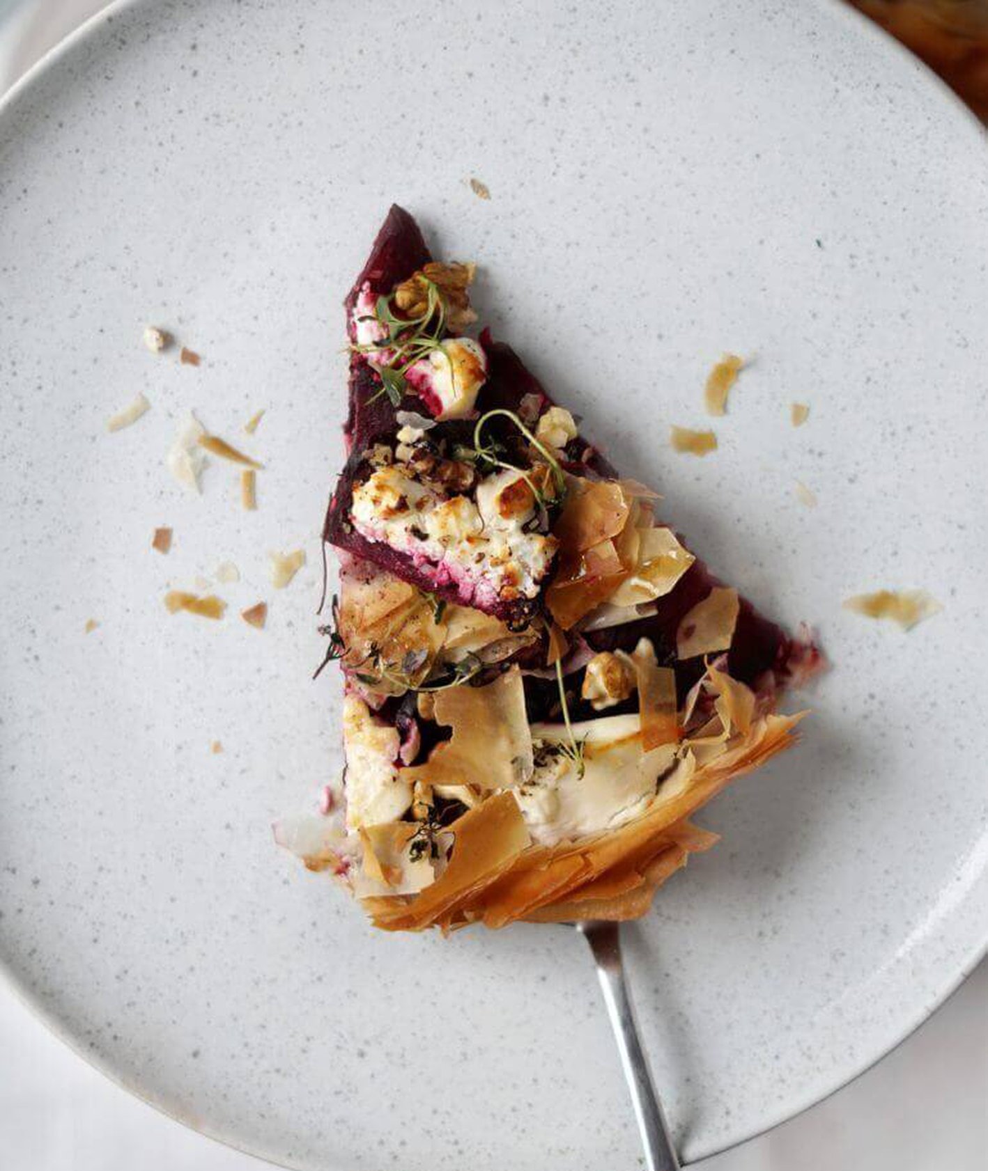 tarta z ciasta filo z burakami i kozim serem, ciasto filo, tarta z burakami, tarta z kozim serem, tarta z seem, prosta tarta z burakami, buraki z miodem i tymiankiem