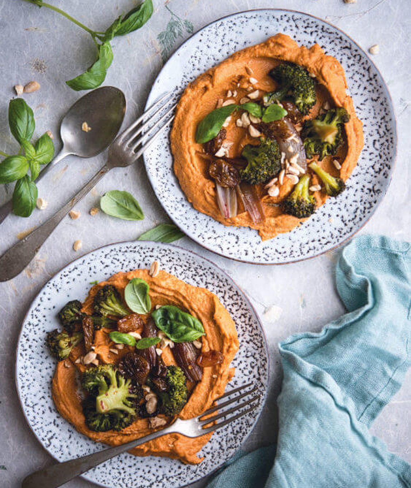 kremowa pasta z fasoli z brokułami, pasta z fasoli z brokułami, pasta z fasoli, paprykowa pasta z fasoli, warzywny obiad, wegańska pasta z fasoli, pasta na kanapki, Dominika Wójciak