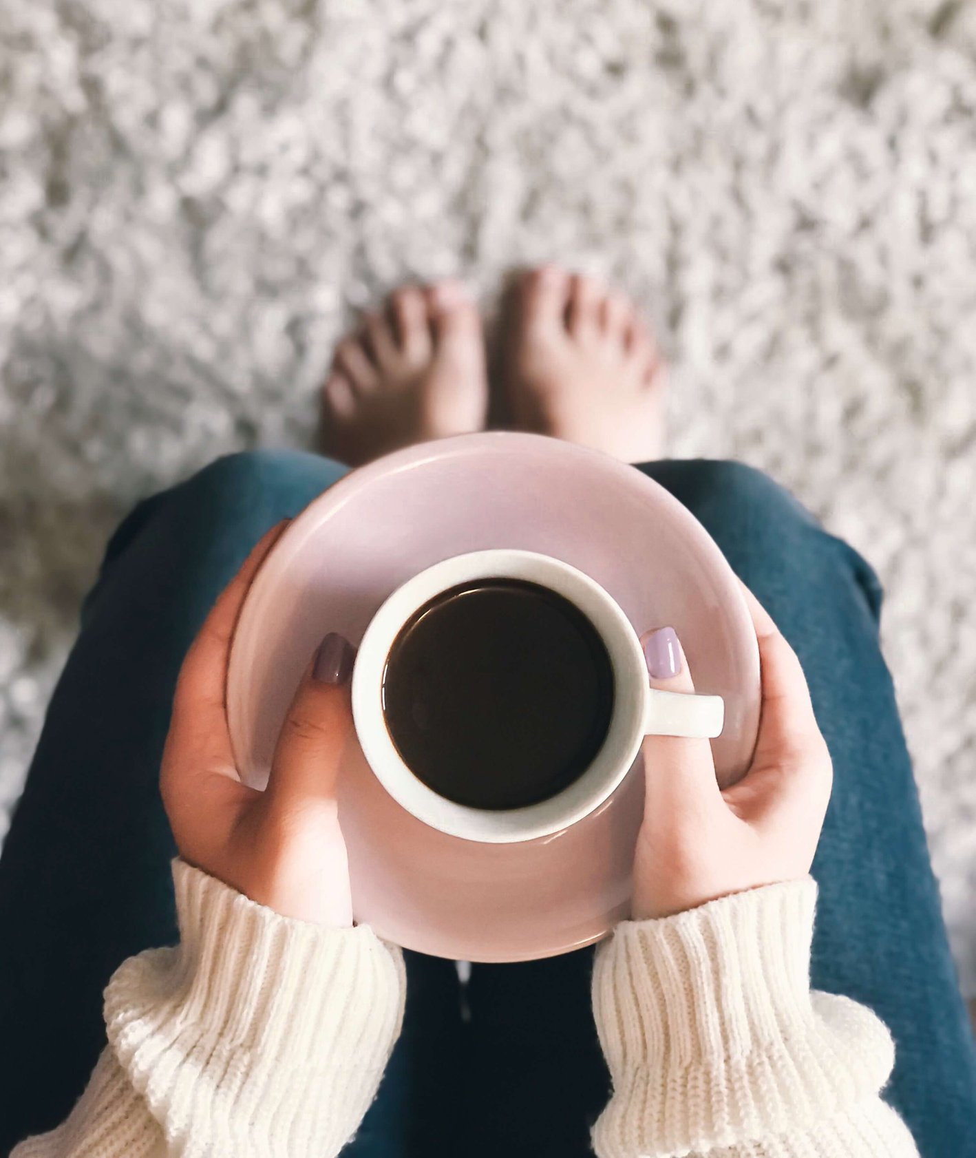Dolce gusto – kawa jak z kawiarnii w domu (fot. Brigitte Tohm / unsplash.com)