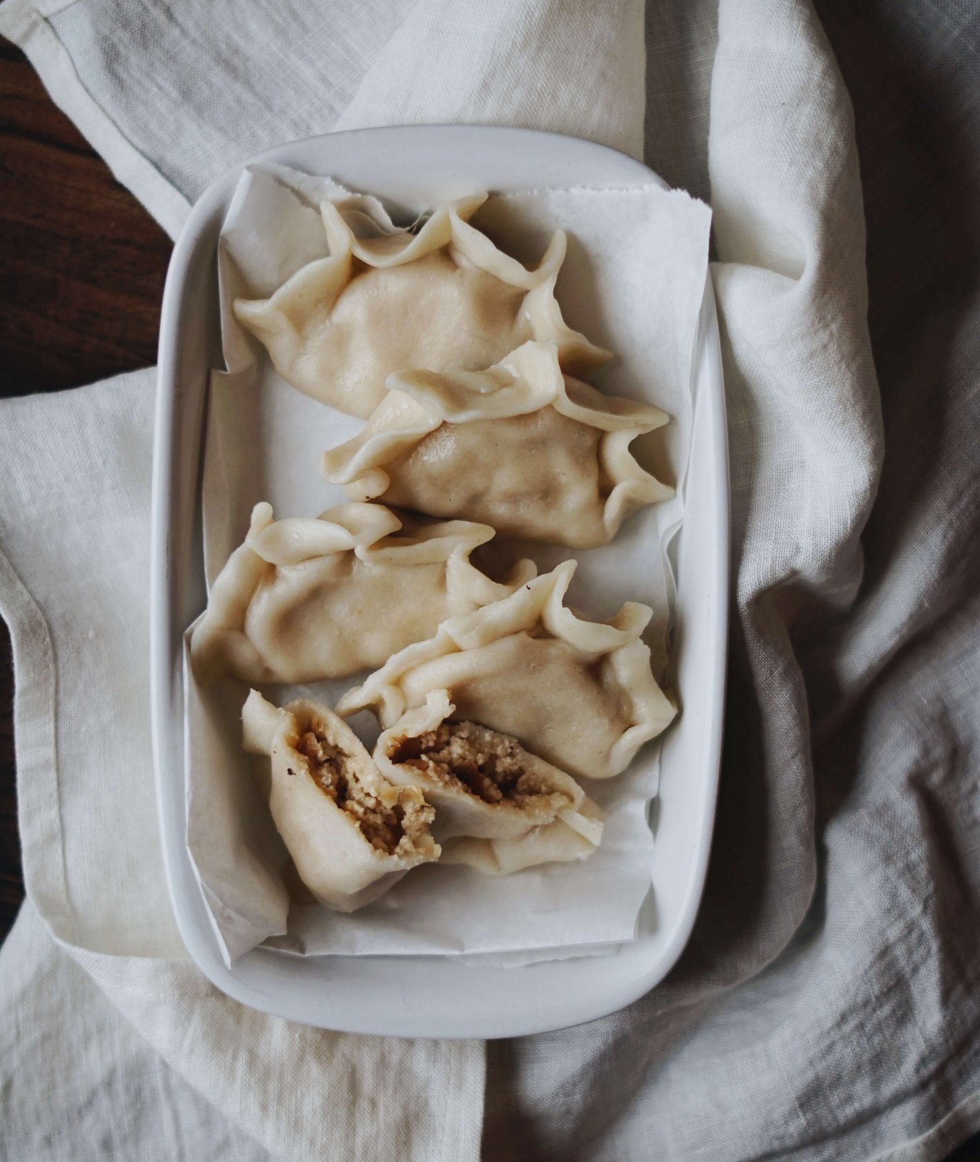 Półmisek pierogów z karpia